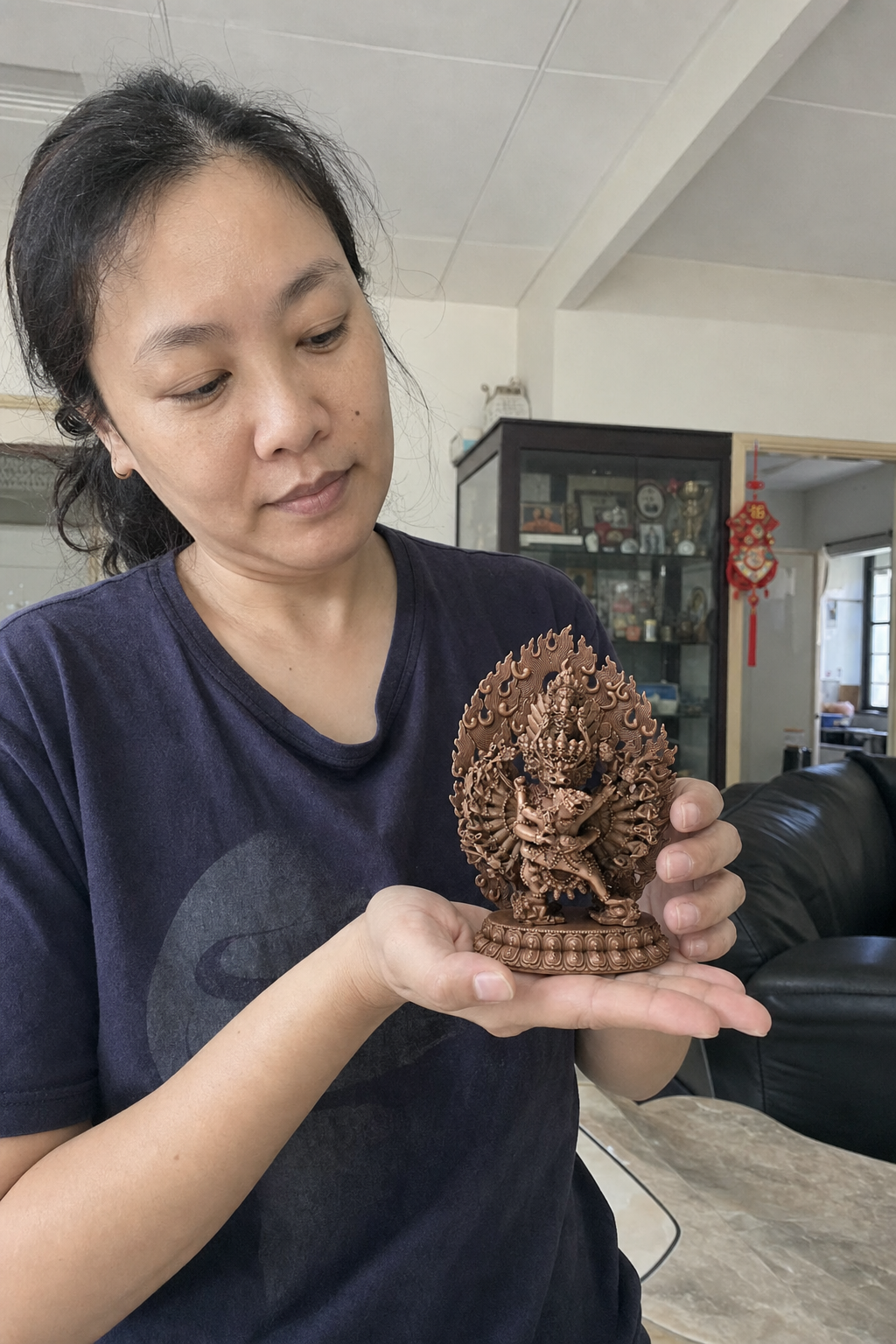 大威德金刚红铜佛像 – 威猛守护 11 cm 马来西亚华人家庭居家实拍图